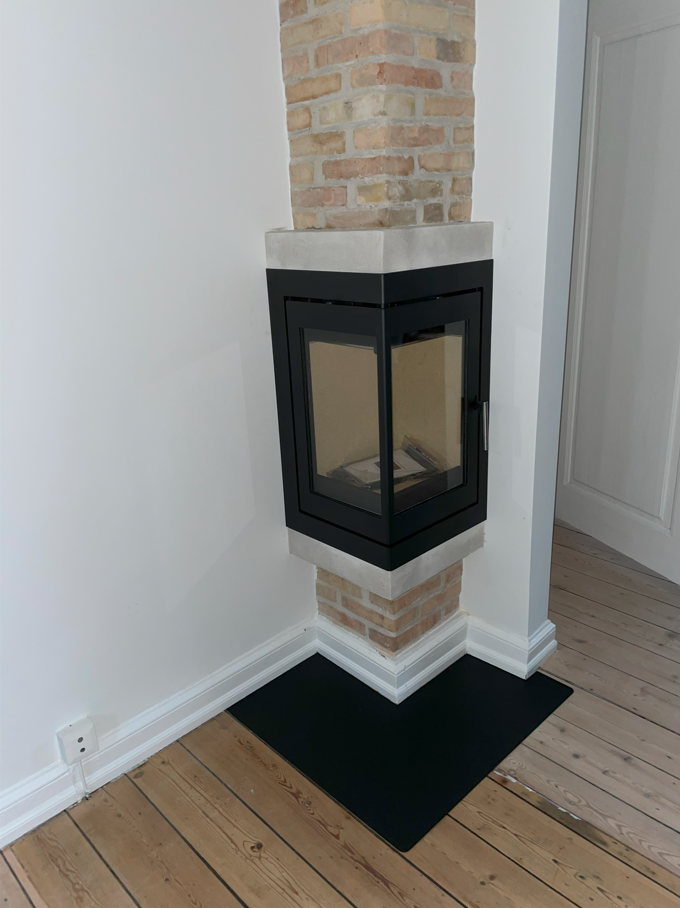 Meteor 550, højformat med vinkellåge - udstillingsmodel