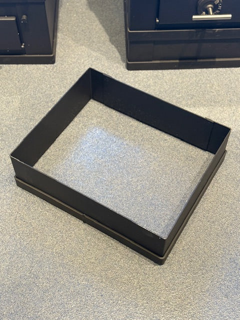 Svendsen 1 - sokkel 14 cm i sort stål